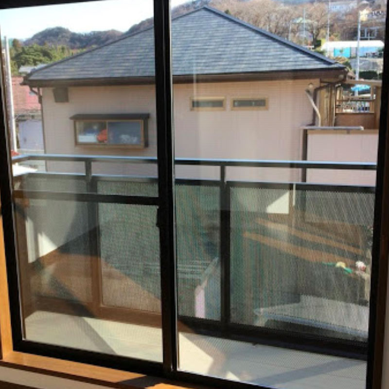 小田原市板橋エリア戸建て、２階ベランダガラスの傷による複層ガラス交換修理アフタ画像