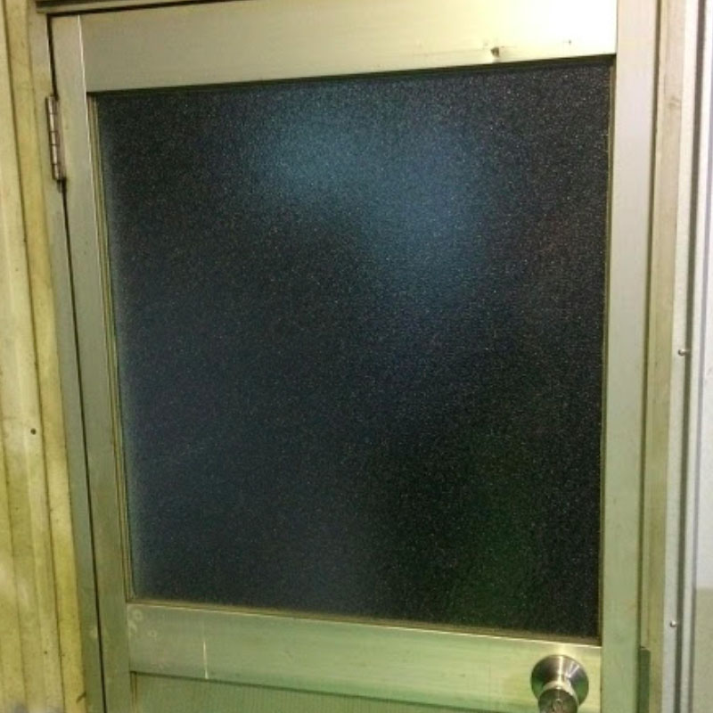 座間市栗原エリア、事務所、作業場ドア4ミリくもりガラスの割れかえ修理アフタ画像