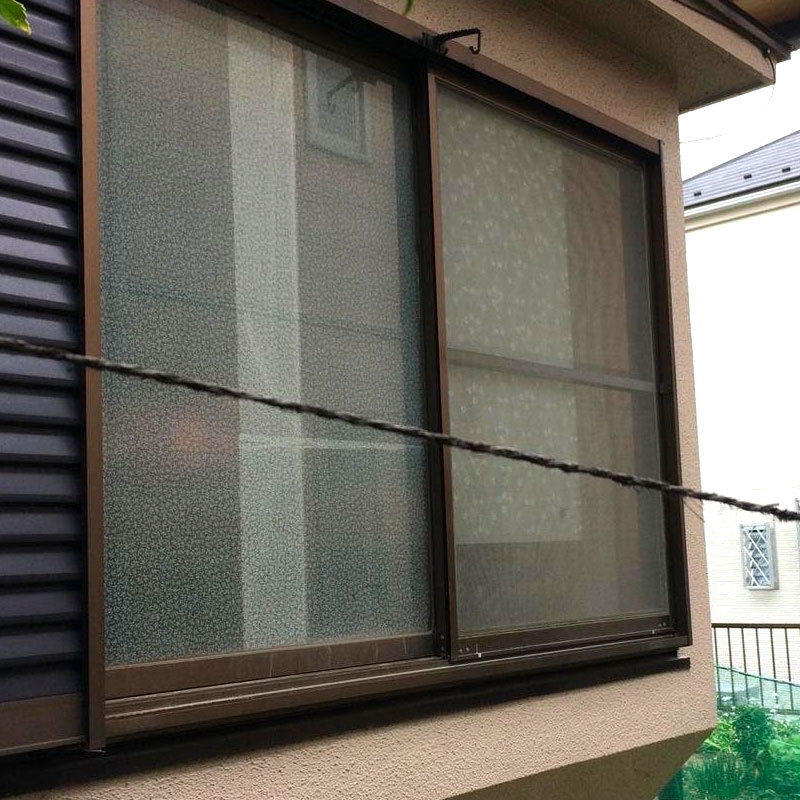 川崎市宮前区エリア、戸建てくもりガラスから防犯ガラスに交換修理ビフォア画像