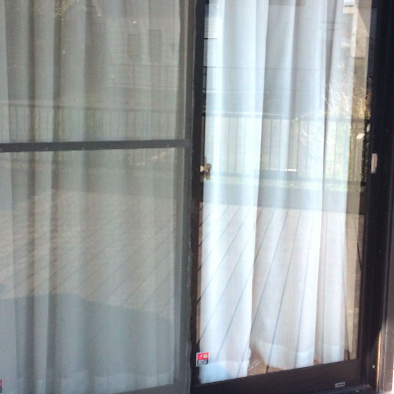 町田市小川エリア、戸建ベランダガラスの泥棒によるガラス割れからの防犯ガラスへガラス交換修理アフタ画像