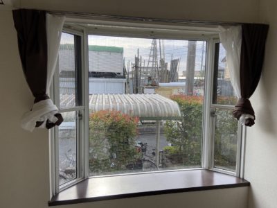 横浜市鶴見区エリアにて透明クロス網入りガラスの熱割れによる破損を修理しましたアフタ画像