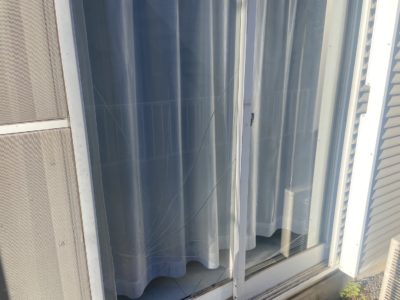 横浜市保土ヶ谷区エリアにて透明3ミリガラスの破損を修理しましたビフォア画像