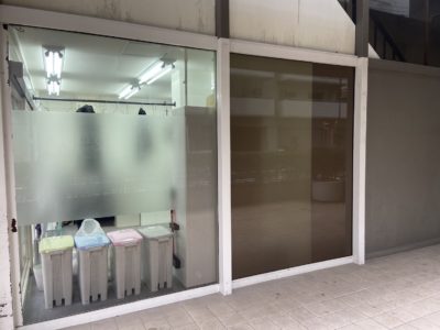 【横浜】商業施設のガラスを修理しました！アフタ画像