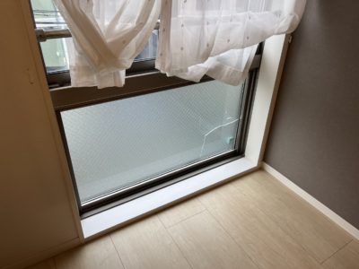 【横浜】一軒家の窓ガラスを修理しましたビフォア画像